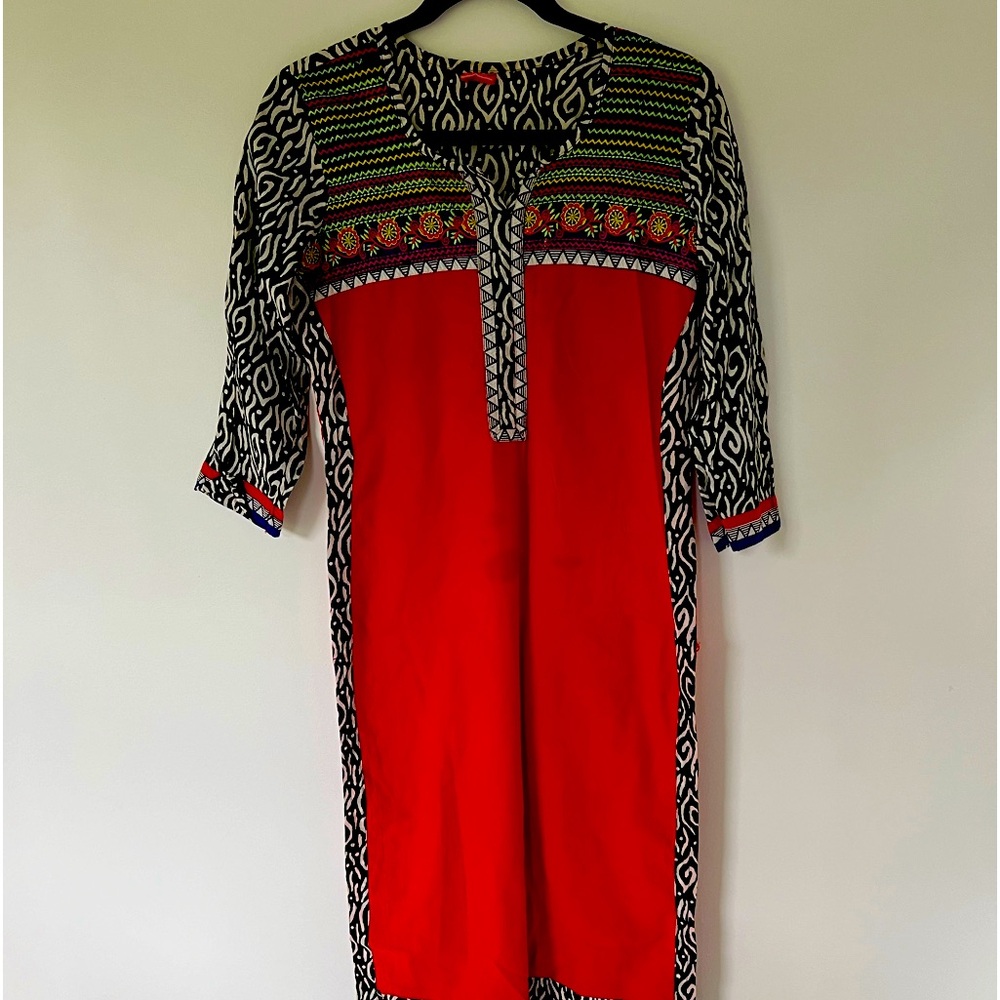 Women’s Indian traditional outfit